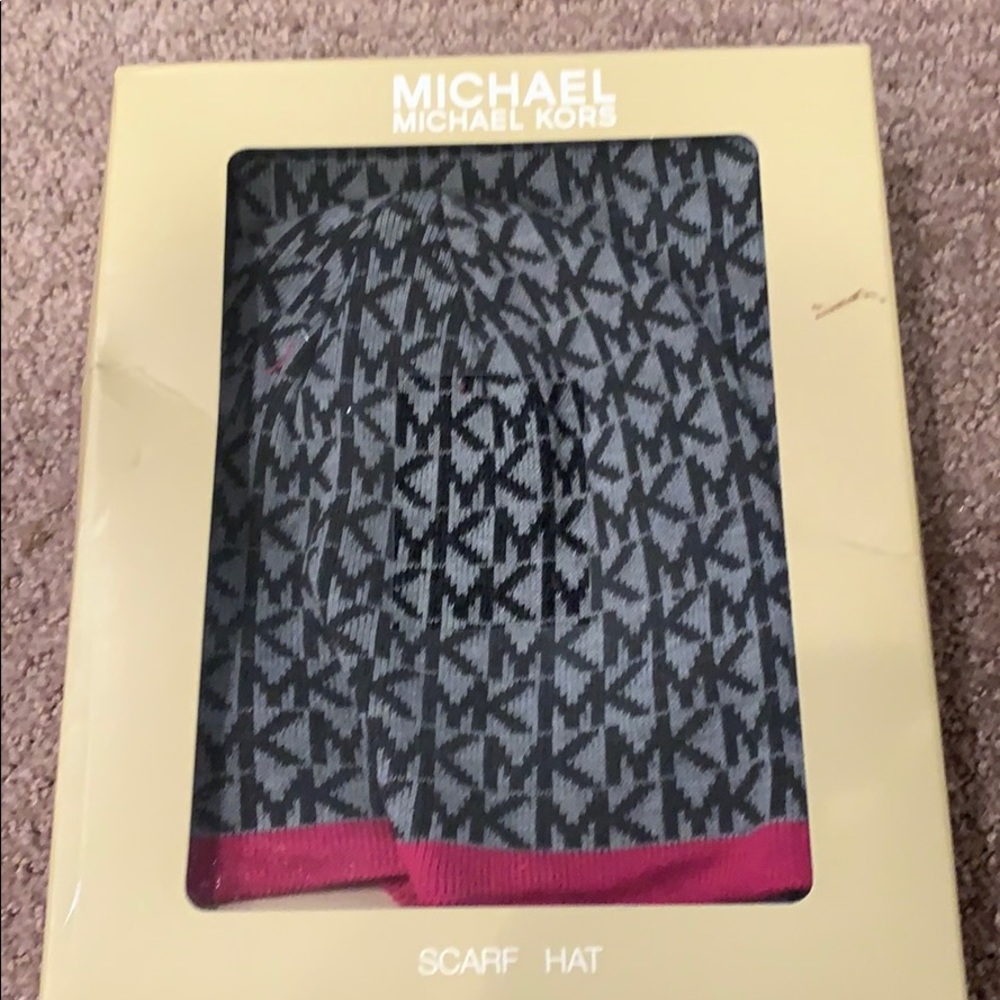 Michael Kors scarf hat